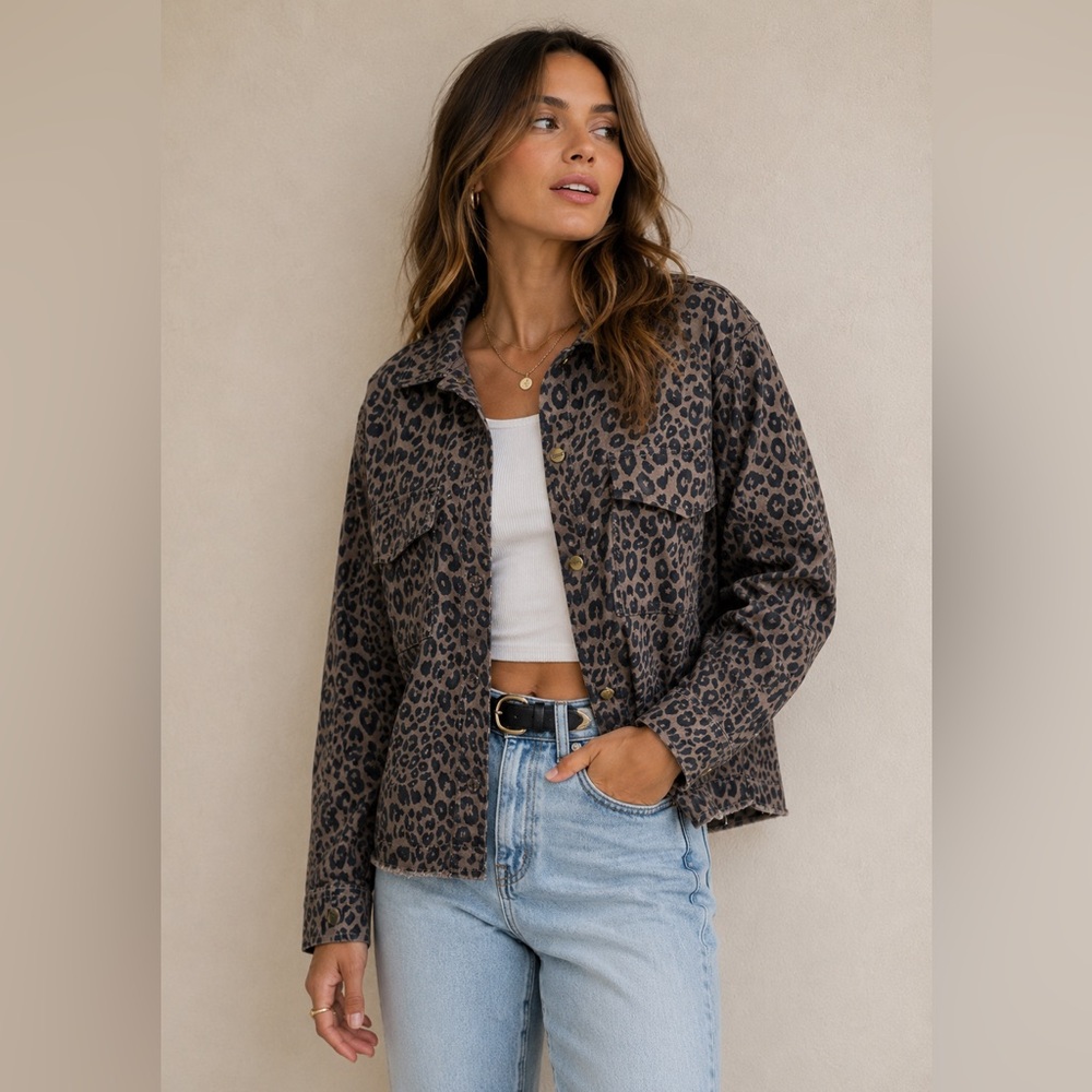 Sanctuary Leopard Print Button Front Jacket Women’s Small Raw Hem